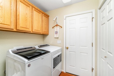 This 3-bedroom, 2-bath home in the Isabella neighborhood of Hot on Isabella Golf Course  in Arkansas - for sale on GolfHomes.com, golf home, golf lot