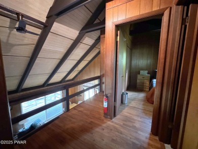 CUTE & WELCOMING 4-SEASON Chalet style CONTEMPORARY IN FAWN LAKE on Forest Lake Club in Pennsylvania - for sale on GolfHomes.com, golf home, golf lot