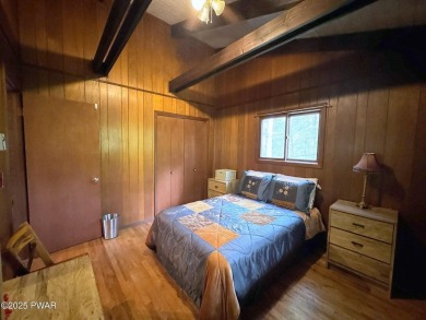 CUTE & WELCOMING 4-SEASON Chalet style CONTEMPORARY IN FAWN LAKE on Forest Lake Club in Pennsylvania - for sale on GolfHomes.com, golf home, golf lot
