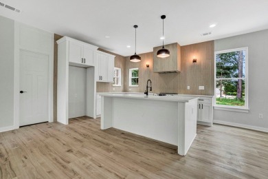 Welcome to your dream home in the heart of Greenwood, SC. This on Hunters Creek Golf and Country Club  in South Carolina - for sale on GolfHomes.com, golf home, golf lot