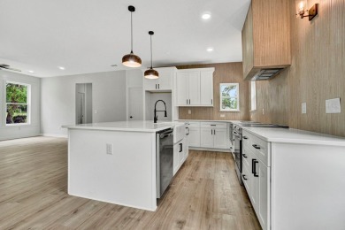 Welcome to your dream home in the heart of Greenwood, SC. This on Hunters Creek Golf and Country Club  in South Carolina - for sale on GolfHomes.com, golf home, golf lot