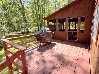 CUTE & WELCOMING 4-SEASON Chalet style CONTEMPORARY IN FAWN LAKE on Forest Lake Club in Pennsylvania - for sale on GolfHomes.com, golf home, golf lot
