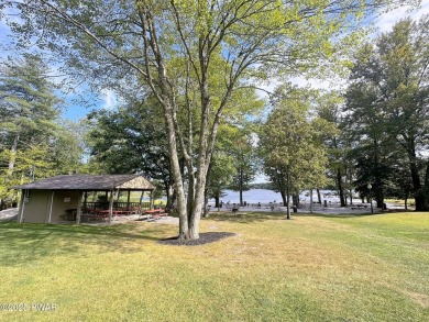 CUTE & WELCOMING 4-SEASON Chalet style CONTEMPORARY IN FAWN LAKE on Forest Lake Club in Pennsylvania - for sale on GolfHomes.com, golf home, golf lot