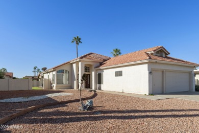 Completely updated 2BR, 2BA w/golf cart garage Ventana model in on Cottonwood Country Club in Arizona - for sale on GolfHomes.com, golf home, golf lot