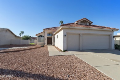Completely updated 2BR, 2BA w/golf cart garage Ventana model in on Cottonwood Country Club in Arizona - for sale on GolfHomes.com, golf home, golf lot