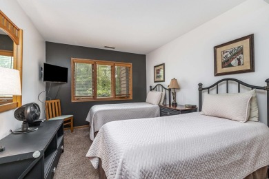 Bright and airy 2 bed, 2 bath Oak Glen Golf Villa perched in a on Eagle Ridge Inn and Resort in Illinois - for sale on GolfHomes.com, golf home, golf lot