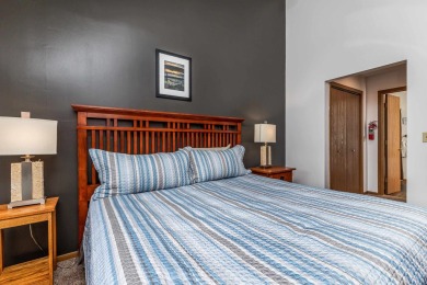 Bright and airy 2 bed, 2 bath Oak Glen Golf Villa perched in a on Eagle Ridge Inn and Resort in Illinois - for sale on GolfHomes.com, golf home, golf lot