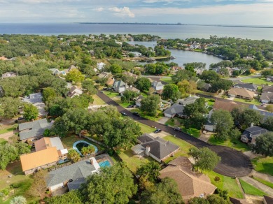 Charming, updated home in desirable Lake Pointe is very on Shalimar Pointe Golf and Country Club in Florida - for sale on GolfHomes.com, golf home, golf lot