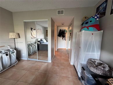 Well Maintained 3rd Floor 1 bedroom/1.5 bath condo in on Inverrary Country Club in Florida - for sale on GolfHomes.com, golf home, golf lot