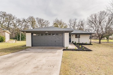 Charming Home in Gated Golf Course Community

Nestled at the on De Cordova Bend Country Club in Texas - for sale on GolfHomes.com, golf home, golf lot