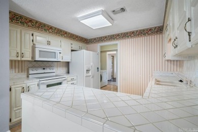 Charming Townhouse in Hot Springs Village!  Discover the perfect on DeSoto Golf Course in Arkansas - for sale on GolfHomes.com, golf home, golf lot