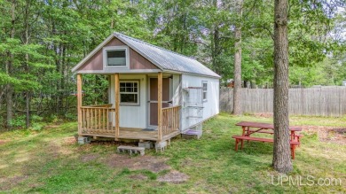 Cozy 2-bedroom, 2-bath manufactured home in a prime location! on Irish Oaks Golf Course in Michigan - for sale on GolfHomes.com, golf home, golf lot