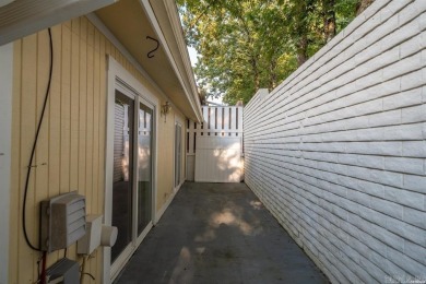 Charming Townhouse in Hot Springs Village!  Discover the perfect on DeSoto Golf Course in Arkansas - for sale on GolfHomes.com, golf home, golf lot