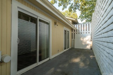 Charming Townhouse in Hot Springs Village!  Discover the perfect on DeSoto Golf Course in Arkansas - for sale on GolfHomes.com, golf home, golf lot