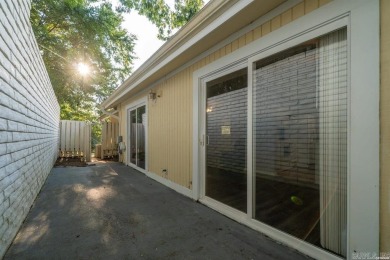 Charming Townhouse in Hot Springs Village!  Discover the perfect on DeSoto Golf Course in Arkansas - for sale on GolfHomes.com, golf home, golf lot