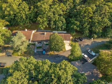 Charming Townhouse in Hot Springs Village!  Discover the perfect on DeSoto Golf Course in Arkansas - for sale on GolfHomes.com, golf home, golf lot