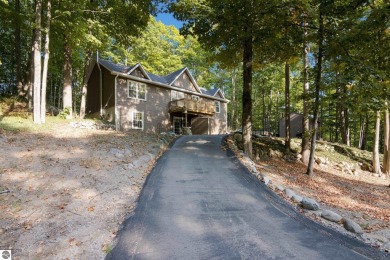 Enjoy 4 seasons at Schuss Mountain!  This updated raised ranch on Schuss Mountain Golf Club in Michigan - for sale on GolfHomes.com, golf home, golf lot