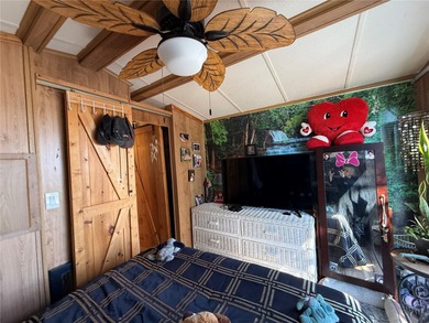 SNOWBIRDS AND HOME OWNERS WELCOME, Deeded Lot, NO LOT RENT on Glen Lakes Country Club in Florida - for sale on GolfHomes.com, golf home, golf lot