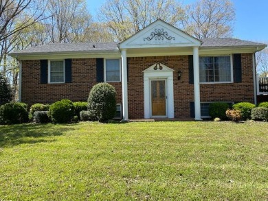First time on market, beautiful brick home & 2.6 acres. Home has on Magic Valley Golf Course in Tennessee - for sale on GolfHomes.com, golf home, golf lot