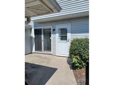 3 Bedroom 1.5 Bath Townhome in beautiful Lakes of Four Seasonse on Lake of Four Seasons Country Club in Indiana - for sale on GolfHomes.com, golf home, golf lot