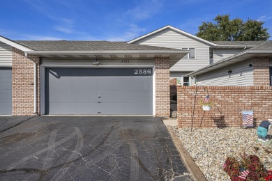 3 Bedroom 1.5 Bath Townhome in beautiful Lakes of Four Seasonse on Lake of Four Seasons Country Club in Indiana - for sale on GolfHomes.com, golf home, golf lot