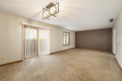 3 Bedroom 1.5 Bath Townhome in beautiful Lakes of Four Seasonse on Lake of Four Seasons Country Club in Indiana - for sale on GolfHomes.com, golf home, golf lot