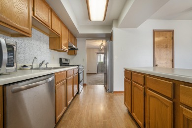 3 Bedroom 1.5 Bath Townhome in beautiful Lakes of Four Seasonse on Lake of Four Seasons Country Club in Indiana - for sale on GolfHomes.com, golf home, golf lot