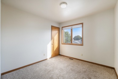 3 Bedroom 1.5 Bath Townhome in beautiful Lakes of Four Seasonse on Lake of Four Seasons Country Club in Indiana - for sale on GolfHomes.com, golf home, golf lot