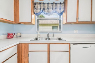 Located in the highly desirable 55+ Sandpiper community, this on Sandpiper Golf Club in Florida - for sale on GolfHomes.com, golf home, golf lot