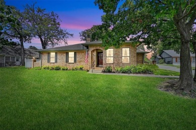 Well maintained and lovingly cared for, this home is ready to on Lake Kiowa Golf Course in Texas - for sale on GolfHomes.com, golf home, golf lot