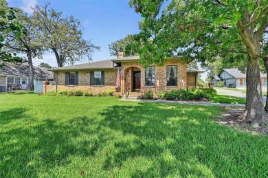Well maintained and lovingly cared for, this home is ready to on Lake Kiowa Golf Course in Texas - for sale on GolfHomes.com, golf home, golf lot