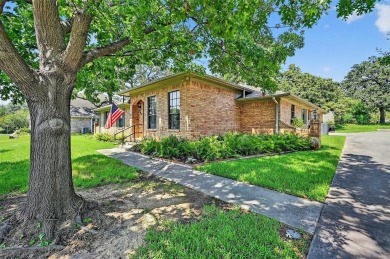 Well maintained and lovingly cared for, this home is ready to on Lake Kiowa Golf Course in Texas - for sale on GolfHomes.com, golf home, golf lot