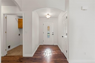 This charming 3-bedroom, 2-bath, 3-car garage home has all the on Bella Vista Country Club - Scottsdale in Arkansas - for sale on GolfHomes.com, golf home, golf lot