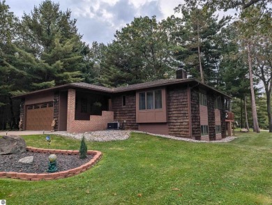 Spacious 3 bedroom bi-level home in the Huron Breeze Golf & on Huron Breeze Golf Club in Michigan - for sale on GolfHomes.com, golf home, golf lot