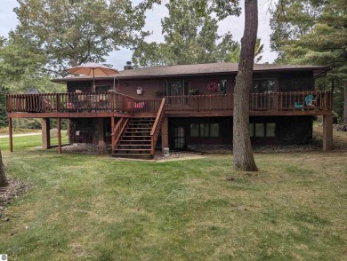 Spacious 3 bedroom bi-level home in the Huron Breeze Golf & on Huron Breeze Golf Club in Michigan - for sale on GolfHomes.com, golf home, golf lot