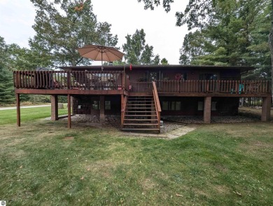 Spacious 3 bedroom bi-level home in the Huron Breeze Golf & on Huron Breeze Golf Club in Michigan - for sale on GolfHomes.com, golf home, golf lot