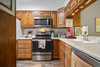 Discover your perfect retreat in the heart of Hot Springs! This on Hot Springs Golf and Country Club in Arkansas - for sale on GolfHomes.com, golf home, golf lot