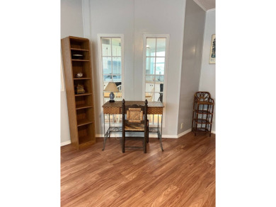 MOTIVATED SELLER! Tucked away in a peaceful Winter Haven 55+ on Lake Henry Golf Club in Florida - for sale on GolfHomes.com, golf home, golf lot