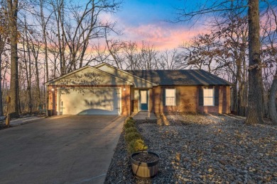 Welcome home! This fully remodeled 3-bedroom, 2-bath home offers on Bella Vista Country Club - Highlands in Arkansas - for sale on GolfHomes.com, golf home, golf lot