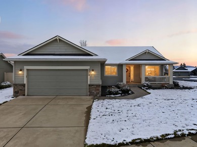Freshly updated with new interior paint and refinished hardwood on Eagle Ridge Golf Course in Washington - for sale on GolfHomes.com, golf home, golf lot