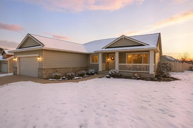 Freshly updated with new interior paint and refinished hardwood on Eagle Ridge Golf Course in Washington - for sale on GolfHomes.com, golf home, golf lot