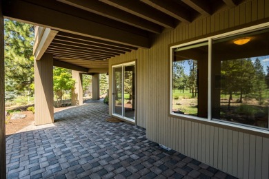 Sheltered along the 10th Fairway of the championship Awbrey Glen on Awbrey Glen Golf Club in Oregon - for sale on GolfHomes.com, golf home, golf lot
