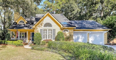 Charming, coastal, and updated this 3bd/2.5bth Snee Farm cottage on Snee Farm Country Club in South Carolina - for sale on GolfHomes.com, golf home, golf lot