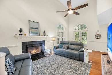 Charming, coastal, and updated this 3bd/2.5bth Snee Farm cottage on Snee Farm Country Club in South Carolina - for sale on GolfHomes.com, golf home, golf lot