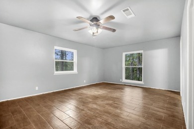 Nestled in a quiet cul-de-sac, this gem boasts 3 br 2ba with the on Rayburn Country Club in Texas - for sale on GolfHomes.com, golf home, golf lot
