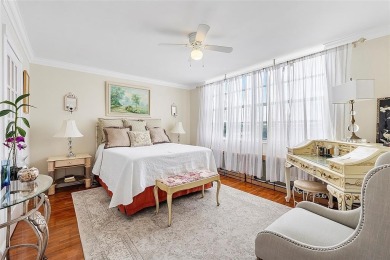 Welcome to a serene 55+ Bonaire Village getaway in Delray Beach! on Marina Lakes Golf Course in Florida - for sale on GolfHomes.com, golf home, golf lot