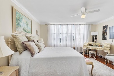 Welcome to a serene 55+ Bonaire Village getaway in Delray Beach! on Marina Lakes Golf Course in Florida - for sale on GolfHomes.com, golf home, golf lot
