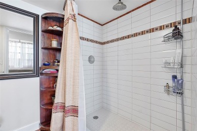 Welcome to a serene 55+ Bonaire Village getaway in Delray Beach! on Marina Lakes Golf Course in Florida - for sale on GolfHomes.com, golf home, golf lot