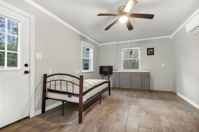 Nestled in a quiet cul-de-sac, this gem boasts 3 br 2ba with the on Rayburn Country Club in Texas - for sale on GolfHomes.com, golf home, golf lot