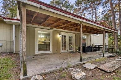 Nestled in a quiet cul-de-sac, this gem boasts 3 br 2ba with the on Rayburn Country Club in Texas - for sale on GolfHomes.com, golf home, golf lot